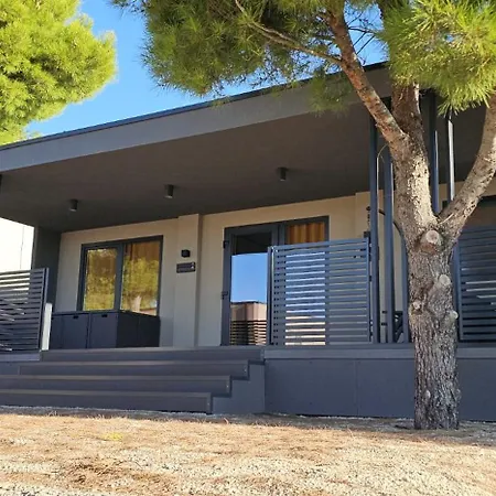 Maui, Kamp Heron, Drage, Croatia *