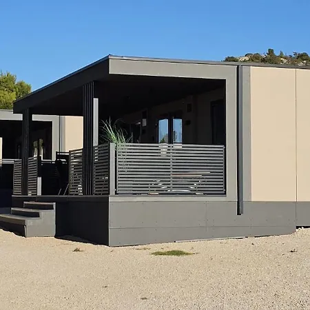 Holiday home Maui, Kamp Heron, Drage, Croatia Drage